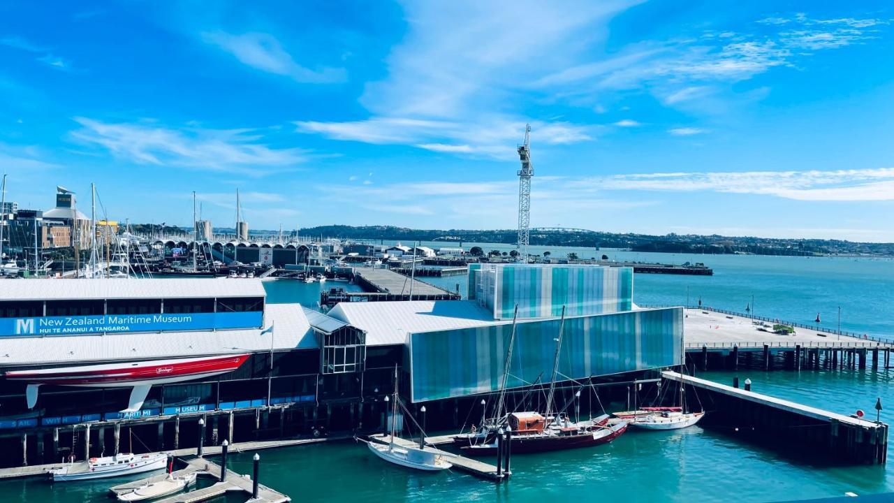 Waterfront Penthouse: Harbor View in Auckland's Heart Apartment Exterior photo