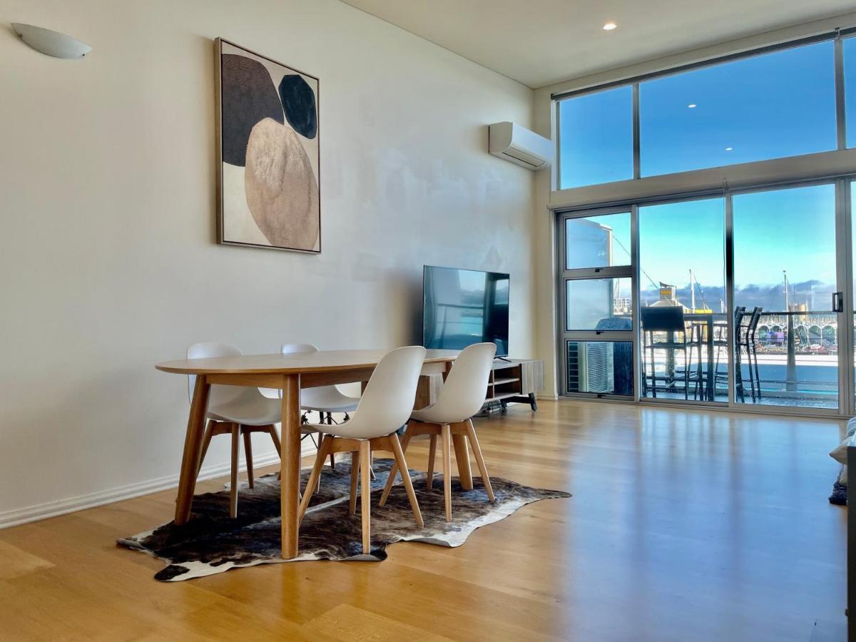 Waterfront Penthouse: Harbor View in Auckland's Heart Apartment Exterior photo