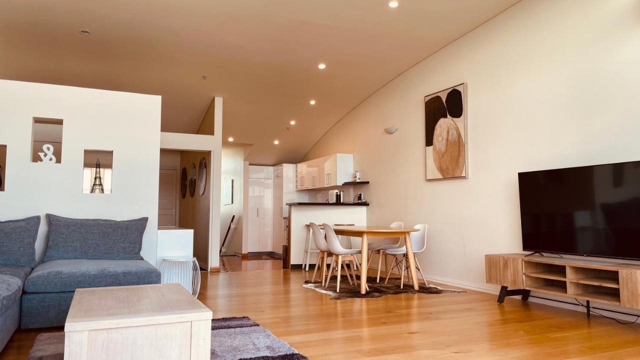 Waterfront Penthouse: Harbor View in Auckland's Heart Apartment Exterior photo