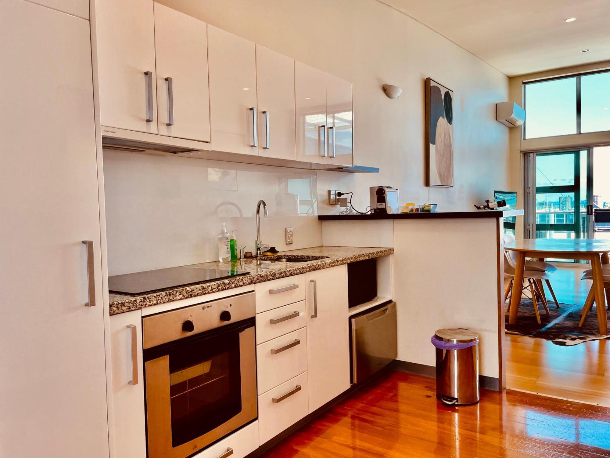 Waterfront Penthouse: Harbor View in Auckland's Heart Apartment Exterior photo