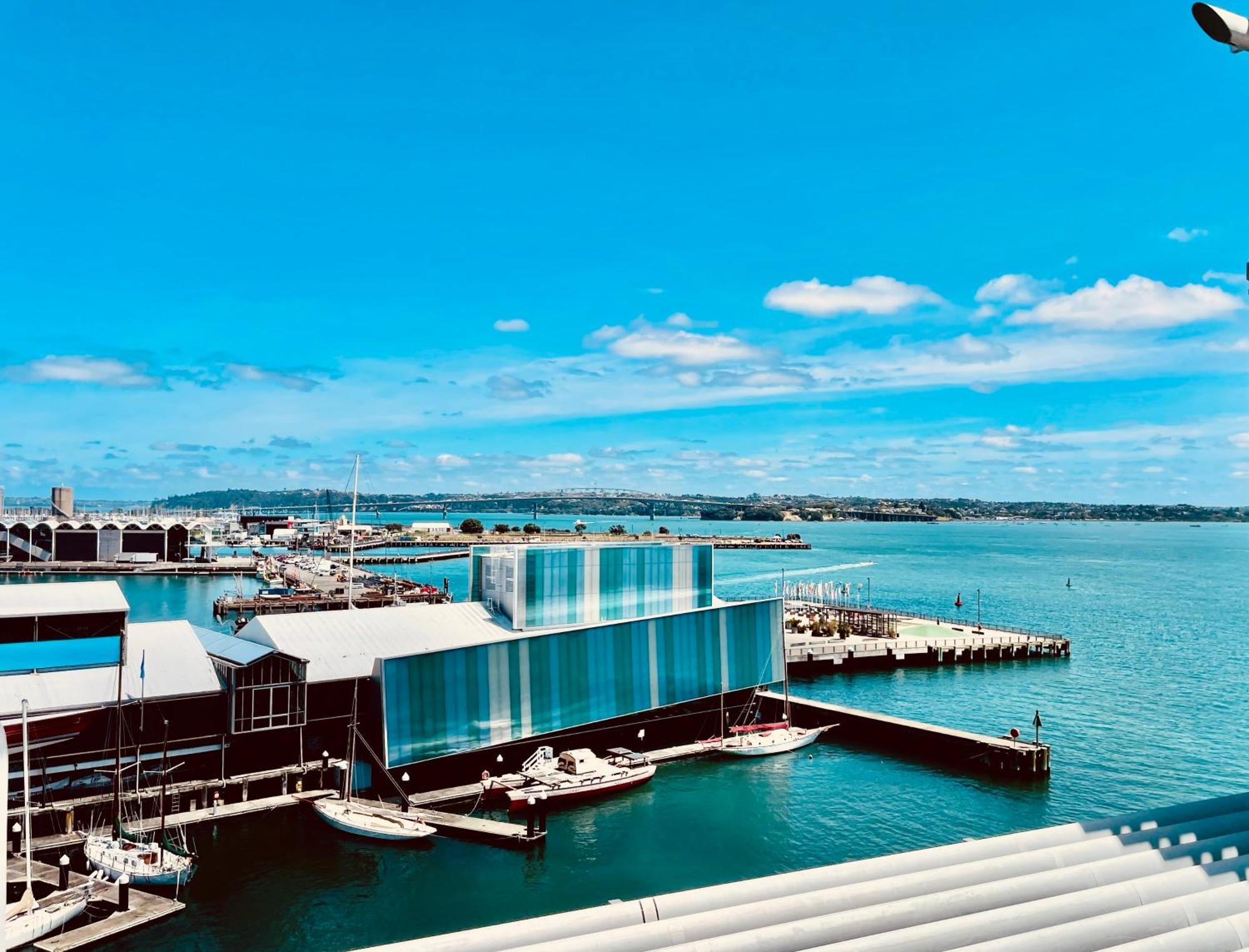 Waterfront Penthouse: Harbor View in Auckland's Heart Apartment Exterior photo